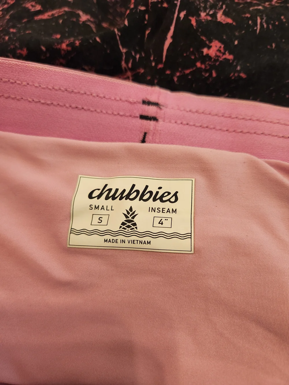 Chubbies Ultimate Training Short black and pink marble size S inseam 4